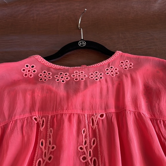 🧡Beautiful Coral colored Johnny Was Top - Picture 10 of 10